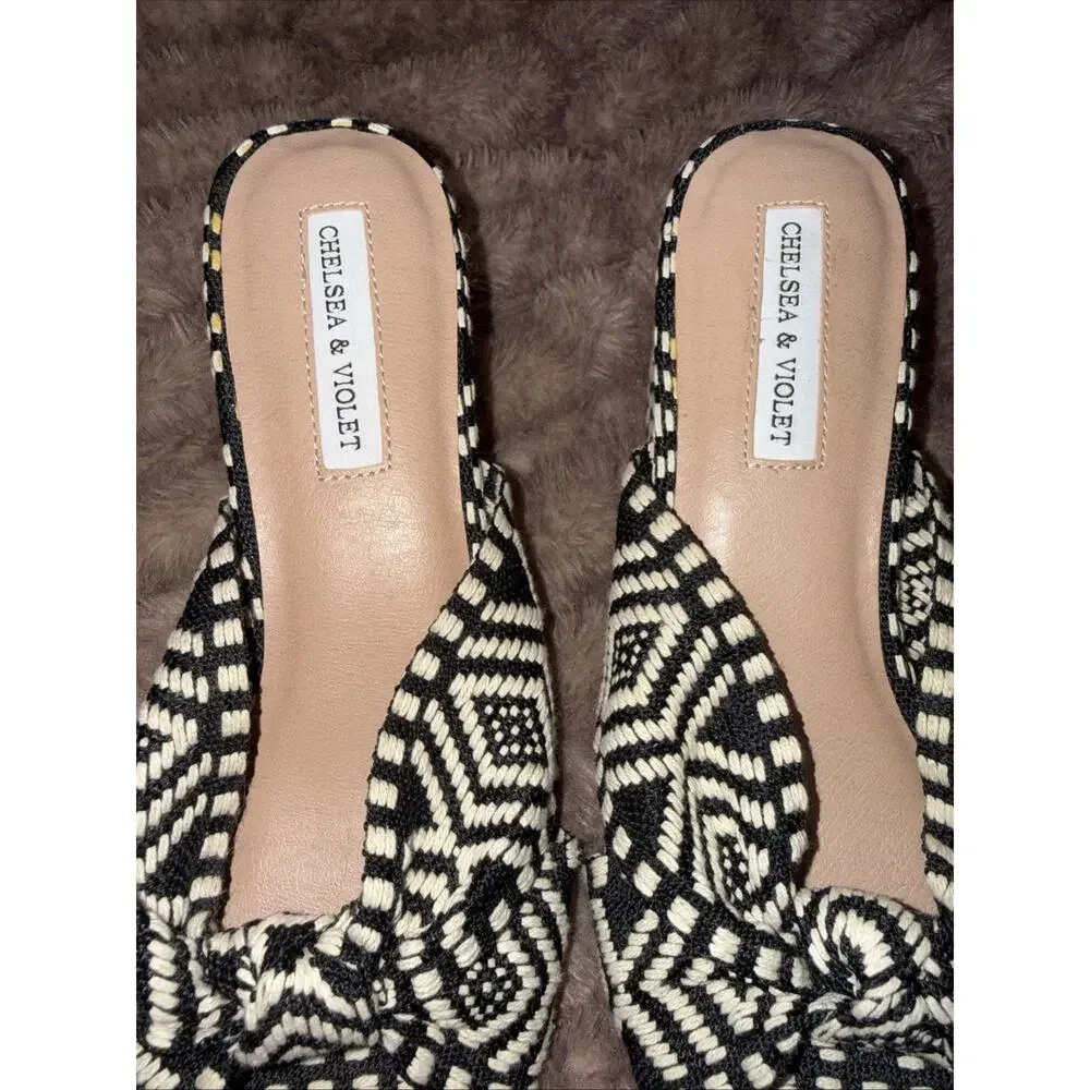 Chelsea & Violet Gia Knot Sandals Black And White Women Size 8- NEW No Box